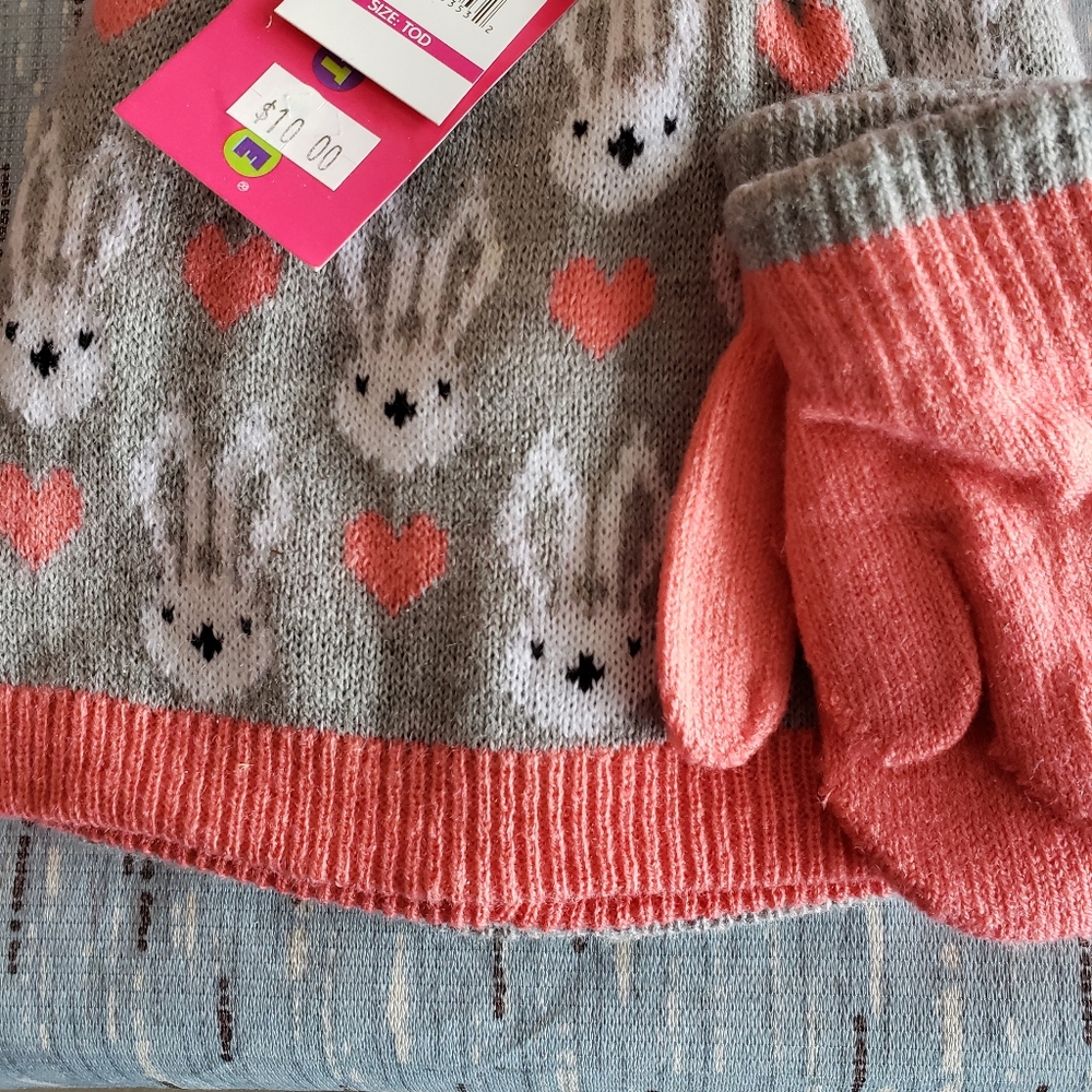 Toddler hat set with gloves